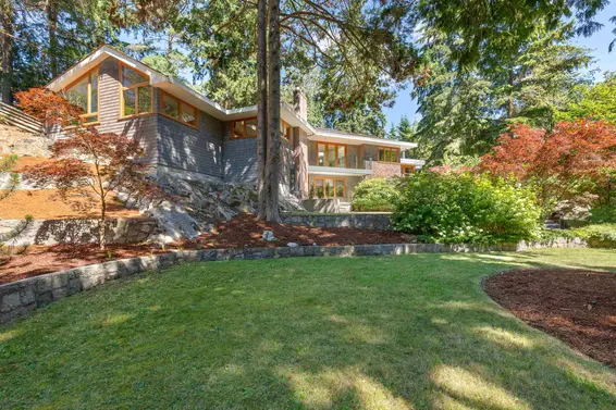 5055 Bear Lane, West Vancouver