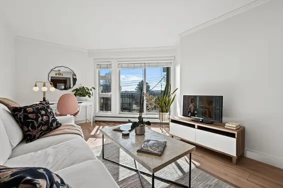 207 235 West 4th Street, North Vancouver For Sale - image 4