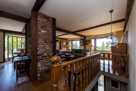 350 East Windsor Road, North Vancouver For Sale - image 2