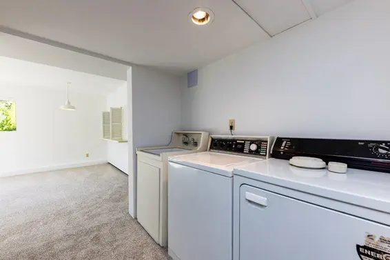 350 East Windsor Road, North Vancouver For Sale - image 30