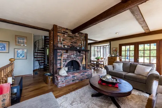 350 East Windsor Road, North Vancouver For Sale - image 4