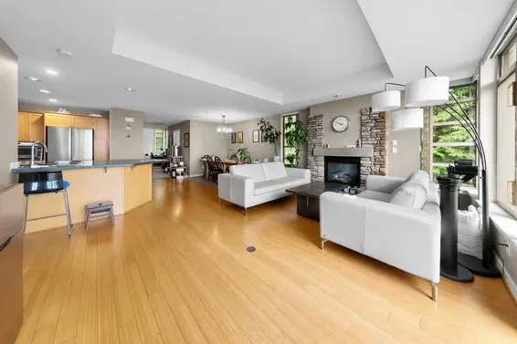 8725 Seascape Drive, West Vancouver For Sale - image 11