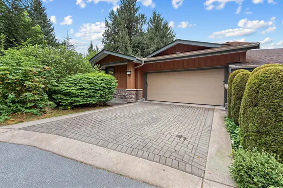 8725 Seascape Drive, West Vancouver For Sale - image 2