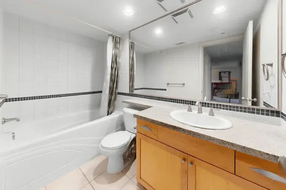 8725 Seascape Drive, West Vancouver For Sale - image 30