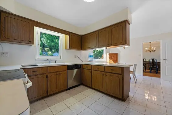 1373 Camwell Drive, West Vancouver For Sale - image 12