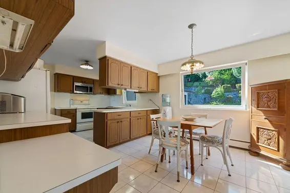 1373 Camwell Drive, West Vancouver For Sale - image 14