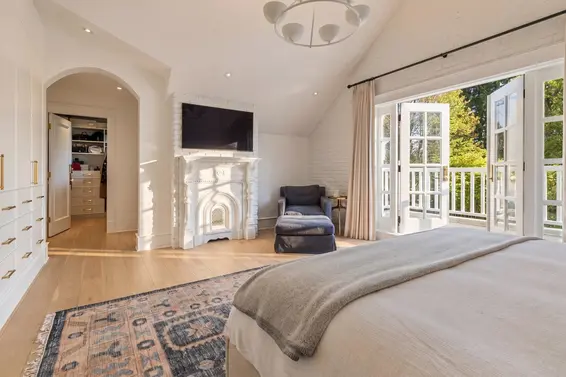 360 East Windsor Road, North Vancouver For Sale - image 23