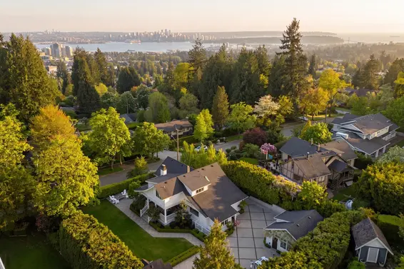 360 East Windsor Road, North Vancouver For Sale - image 3