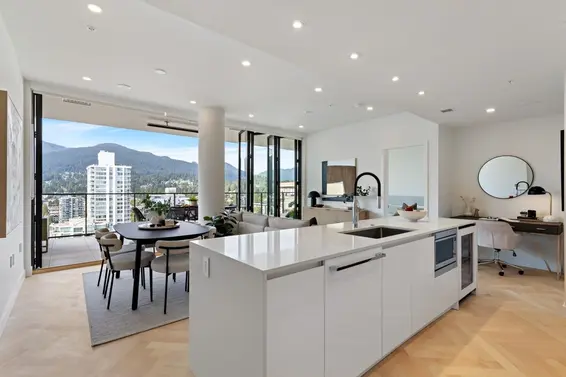 1704 135 East 13th Street, North Vancouver