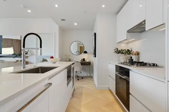 1704 135 East 13th Street, North Vancouver For Sale - image 6