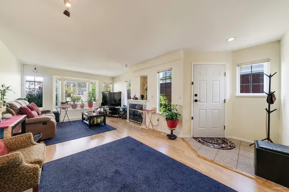 215 West 18th Street, North Vancouver