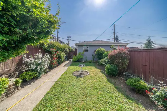 215 West 18th Street, North Vancouver For Sale - image 22