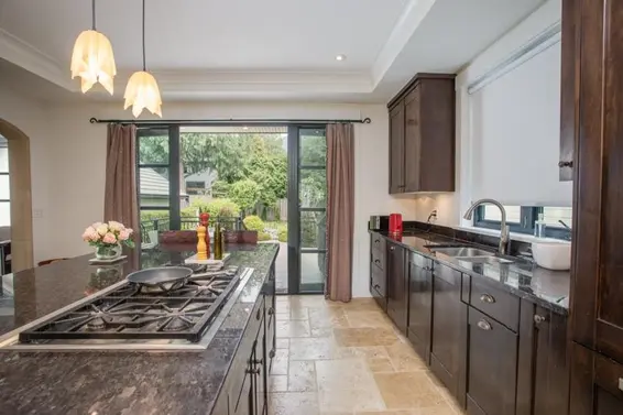 1134 Montroyal Boulevard, North Vancouver For Sale - image 11