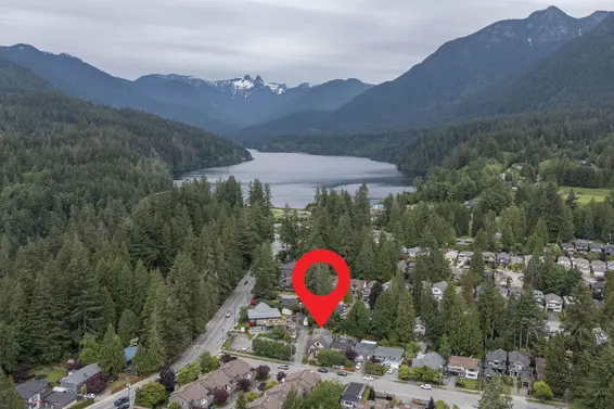 1134 Montroyal Boulevard, North Vancouver For Sale - image 2