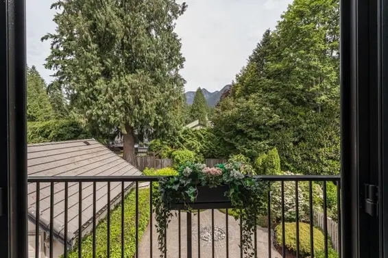 1134 Montroyal Boulevard, North Vancouver For Sale - image 20