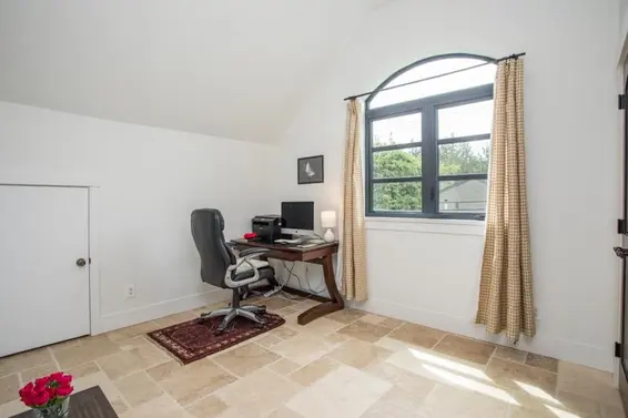 1134 Montroyal Boulevard, North Vancouver For Sale - image 22