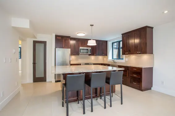 1134 Montroyal Boulevard, North Vancouver For Sale - image 25