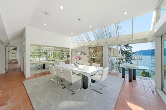 5210 Marine Drive, West Vancouver For Sale - image 15