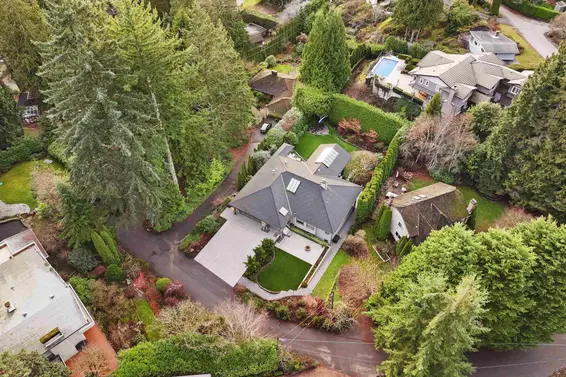 5361 Brookside Avenue, West Vancouver For Sale - image 39