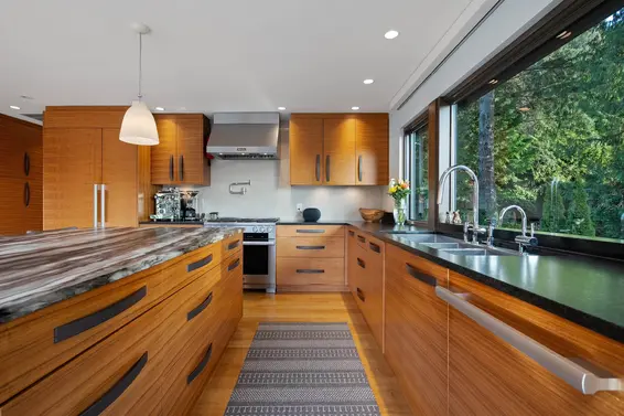 5361 Brookside Avenue, West Vancouver For Sale - image 9