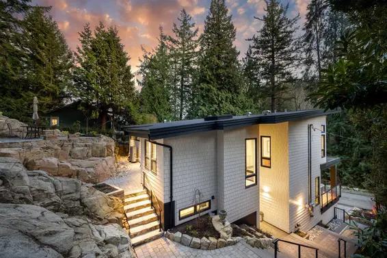 4841 The Dale, West Vancouver For Sale - image 38
