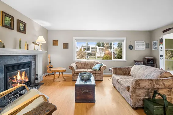 1140 West 20th Street, North Vancouver For Sale - image 2