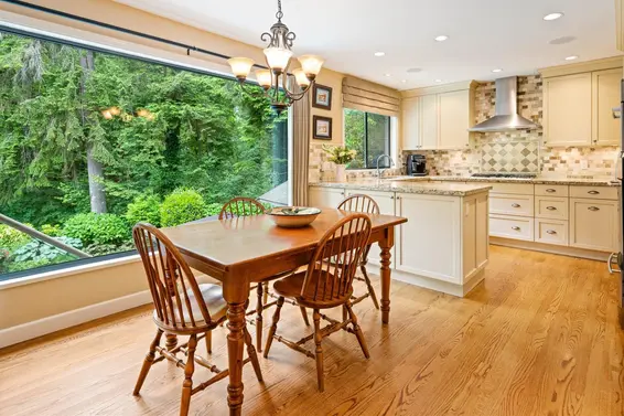 5436 Blueberry Lane, North Vancouver For Sale - image 11