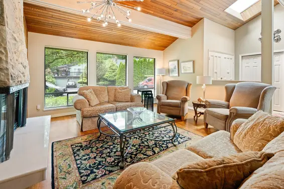 5436 Blueberry Lane, North Vancouver For Sale - image 4