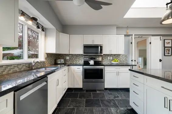 1932 Jones Avenue, North Vancouver For Sale - image 16