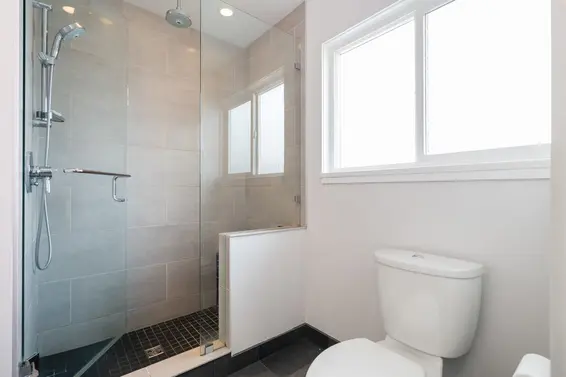1932 Jones Avenue, North Vancouver For Sale - image 24