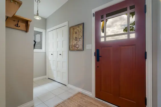 1932 Jones Avenue, North Vancouver For Sale - image 3