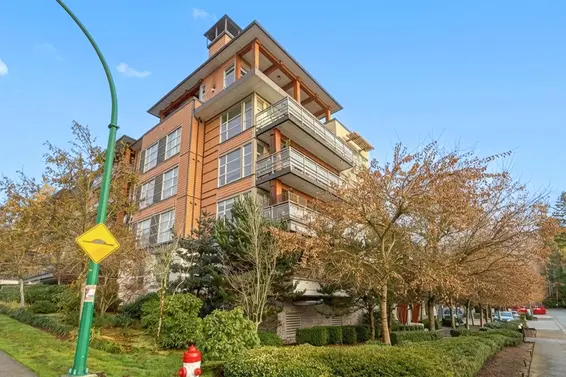 303 3602 Aldercrest Drive, North Vancouver For Sale - image 4