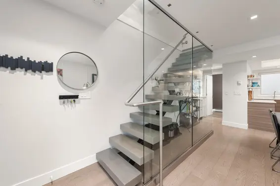 147 St. Patricks Avenue, North Vancouver For Sale - image 14