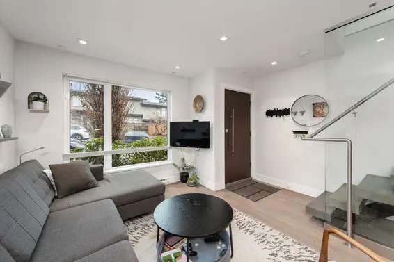 147 St. Patricks Avenue, North Vancouver For Sale - image 6