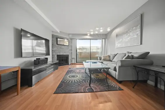 109 341 West 3rd Street, North Vancouver