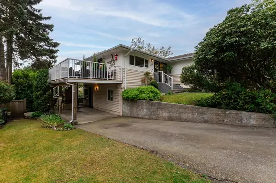 509 Granada Crescent, North Vancouver For Sale - image 3