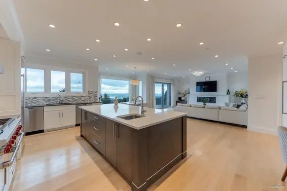 1020 Eyremount Drive, West Vancouver For Sale - image 26