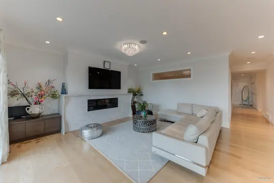 1020 Eyremount Drive, West Vancouver For Sale - image 4