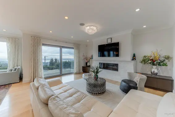 1020 Eyremount Drive, West Vancouver For Sale - image 5