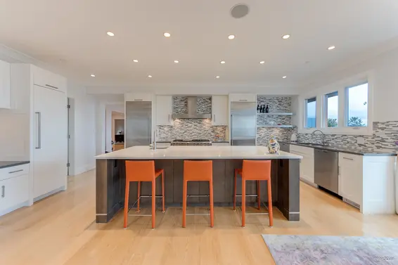 1020 Eyremount Drive, West Vancouver For Sale - image 9