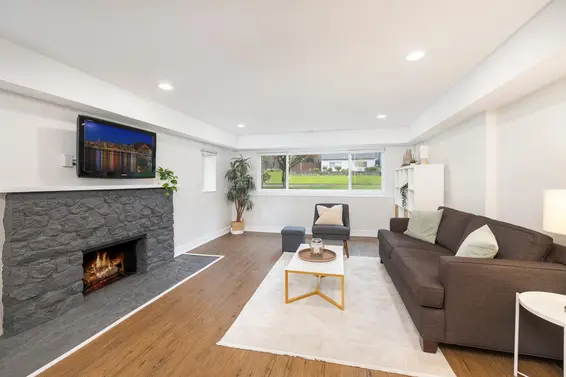 2511 Boswell Avenue, North Vancouver For Sale - image 21