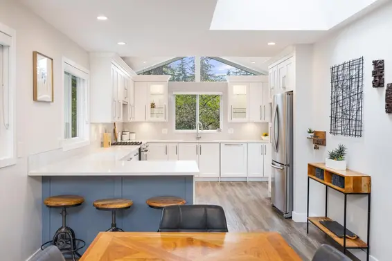 2511 Boswell Avenue, North Vancouver For Sale - image 3