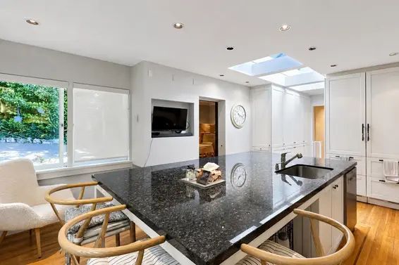 4468 Stone Crescent, West Vancouver For Sale - image 7
