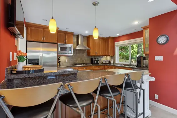 2591 Belloc Street, North Vancouver For Sale - image 11