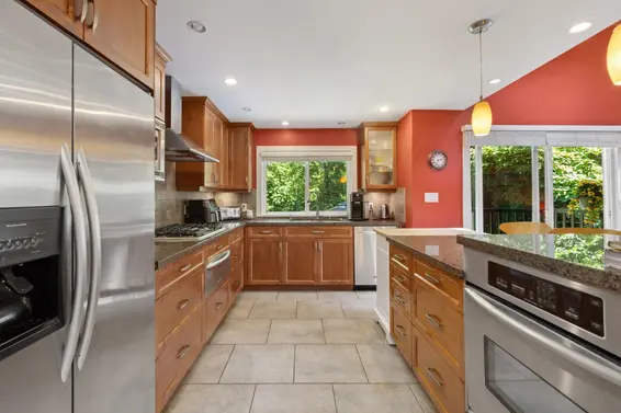 2591 Belloc Street, North Vancouver For Sale - image 12