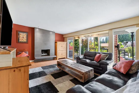 2591 Belloc Street, North Vancouver For Sale - image 5
