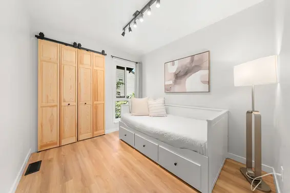 18 220 East 11th Street, North Vancouver For Sale - image 23