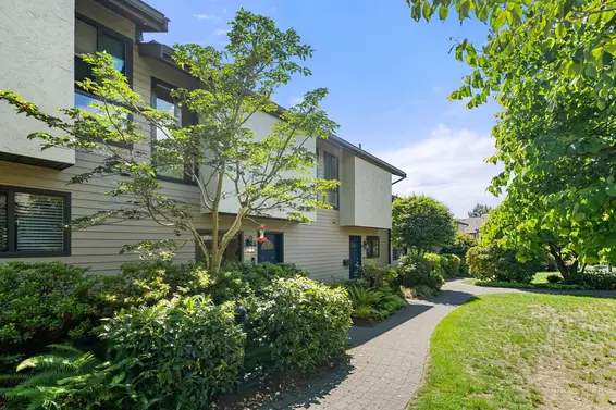 18 220 East 11th Street, North Vancouver For Sale - image 33