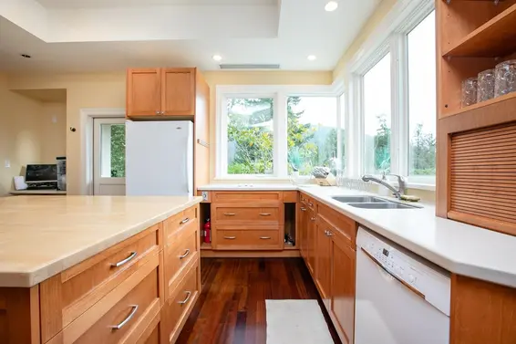 6220 Summit Avenue, West Vancouver For Sale - image 13