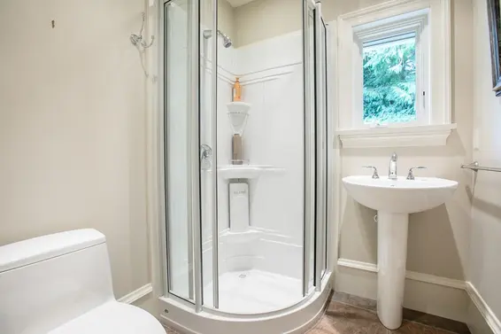 6220 Summit Avenue, West Vancouver For Sale - image 18